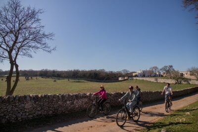 Martina Franca e-Bike tour . Visit a breeding and a dairy farm - Getting to the start in Martina Franca (and not losing time)
