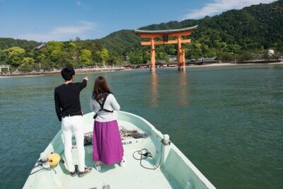 Miyajima Guided Tour and Fresh Oyster Farm Tour - Omotesando shopping street: a useful hour to wander on your terms