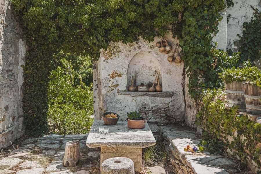 Naxos: Family Farm-table Cooking, Kouros Tour & Live Music - Key moments worth your attention