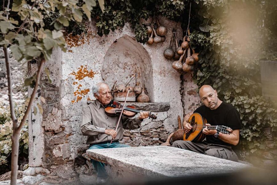 Naxos: Family Farm-table Cooking, Kouros Tour & Live Music - Price and value: is $117 for 4 hours fair?
