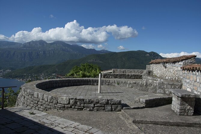 Olive oil farm to fork experience & short walking tour of Kotor - Kotor Old Town Walk: a quick orientation before the olive country