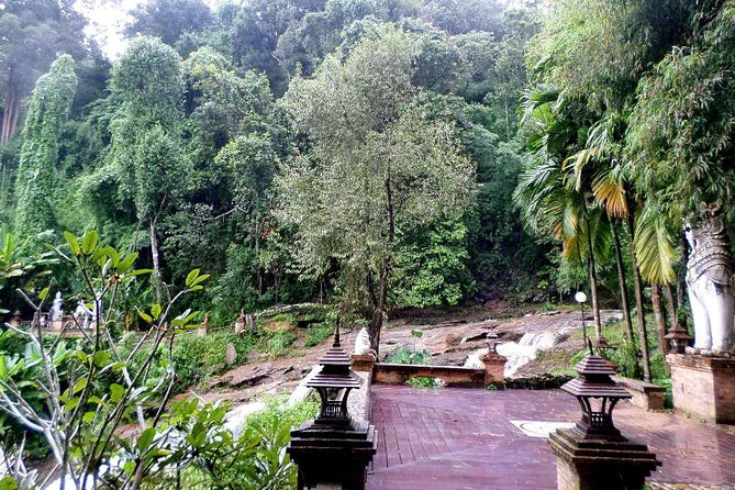 One Day Tour Doi Suthep Temple, Palad Temple, Orchid Farm, Longneck hill tribe village (Private tour) - Karen longneck village in 45 minutes: learn, but keep it respectful