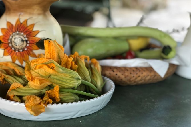 Organic cooking class with a sommelier in an Olive and wine farm - Gluten-free on the farm: what to request and how to plan