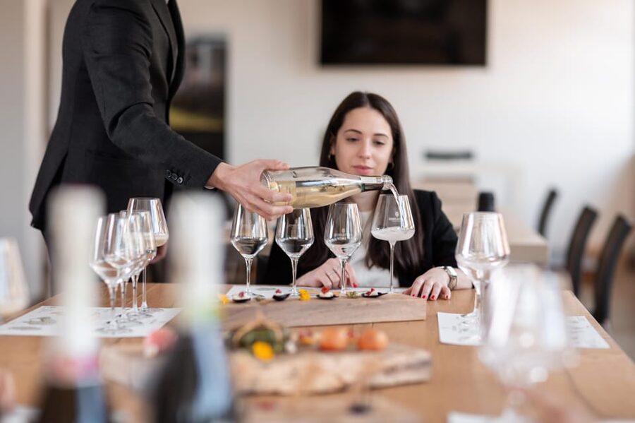 PARCO DELLA FILANDETTA WINE & ART FARM : ART&NATURE TOUR - Timing, shoes, weather, and language: small details that make or break it