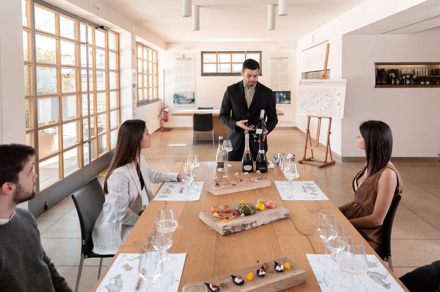 PARCO DELLA FILANDETTA WINE & ART FARM : ART&NATURE TOUR - Should you book the Parco della Filandetta ART&NATURE Tour?