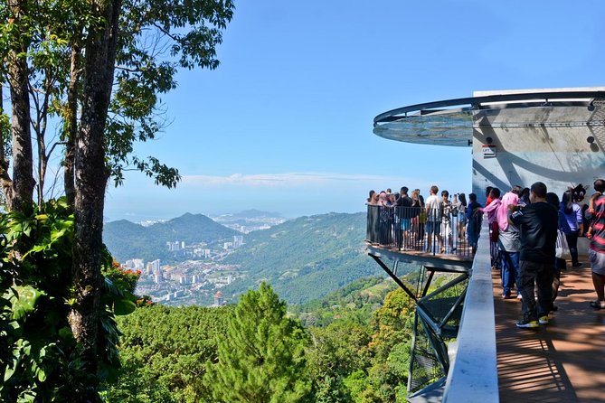 Penang Full Day Tour with Penang Hill, Kek Lok Si & Fruit Farm - Kek Lok Si Temple: Chinese Buddhist Architecture With Multiple Flavors