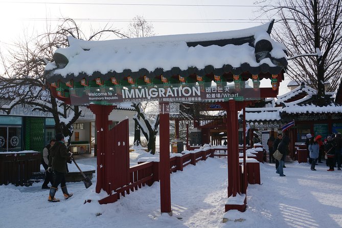 [Perfect Private Tour] Nami island, Petite France and Organic Strawberry Farm - Aram Berry Farm: organic strawberry picking with an eat-and-pack rhythm