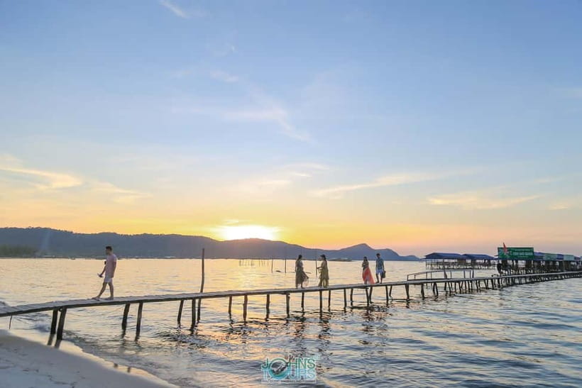 Phu Quoc: Kayaking with Starfish Beach and Bee Farm Tour - Kayaking the Cua Can River: How the Paddle Time Feels