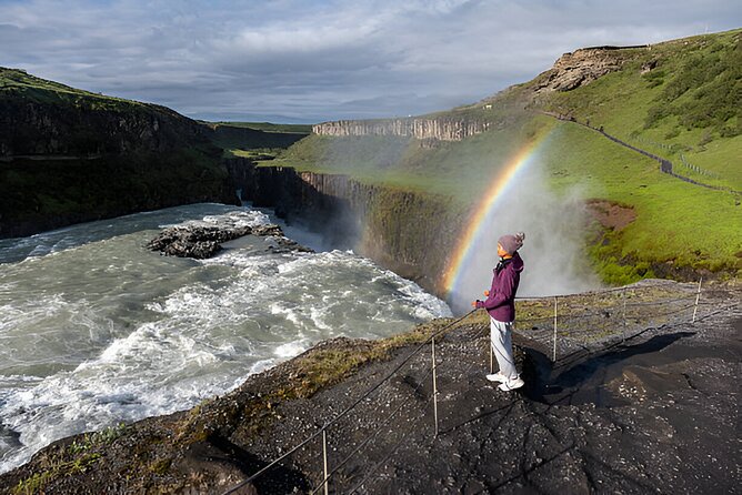 Private Golden Circle & Blue Lagoon Tour with Fridheimar Farm - Thingvellir National Park: the meeting point of plates and history