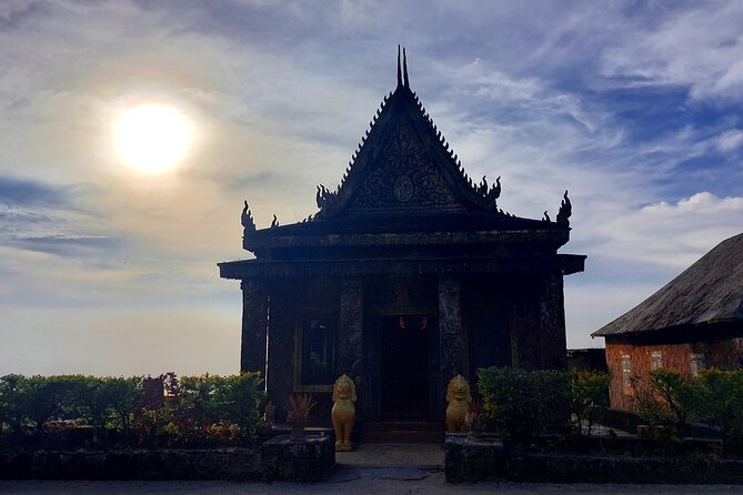 Private Kampot Countryside Tour & Pepper farm, Kep/Crab Market - Kep crab market and lunch zone: seafood energy without the stress