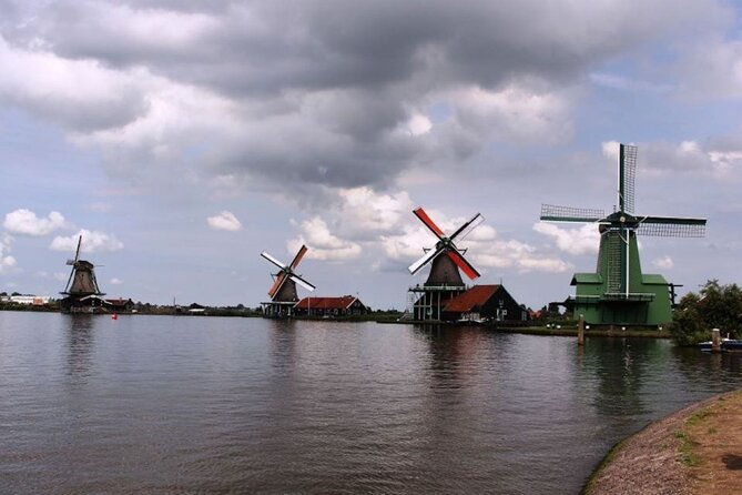 Private Sightseeing Tour to Windmills Cheese Farm and Volendam - Key highlights worth planning around