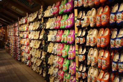 Private Sightseeing Tour to Windmills Cheese Farm and Volendam - Zaanse Schans windmills: wooden shoes, strolling time, and one included windmill ticket