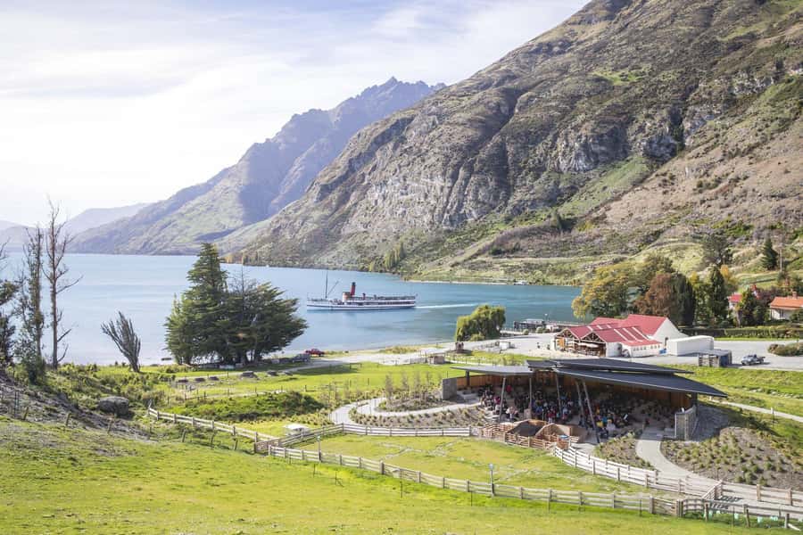 Queenstown: Queenstown Lake Cruise and Walter Peak Farm Tour - Afternoon tea on the farm: why the food matters here