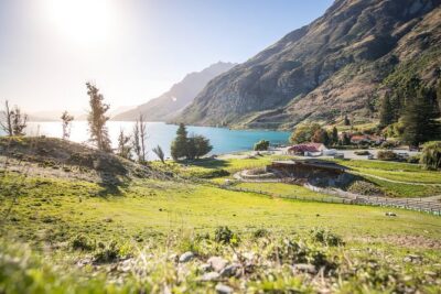 Queenstown: Walter Peak Farm Tour and Lake Cruise - High-country farm hosts and the sheepdog show