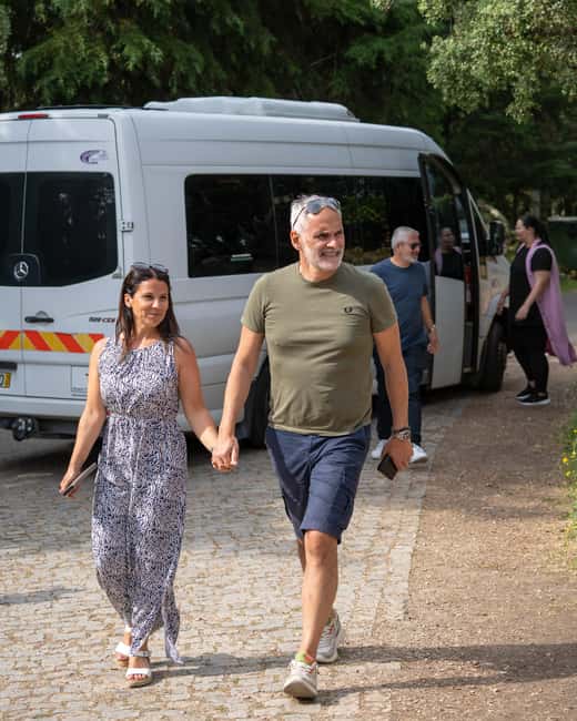Régua: Wine Tasting at a Farm, Traditional Lunch, Cruise and Train - Quinta da Laceira lunch on a family farm: Portuguese classics with wine
