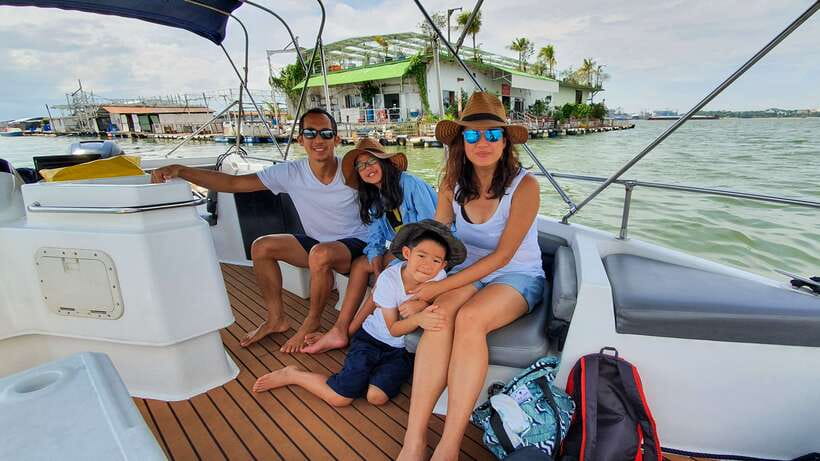 Singapore: Guided Boat Tour and Kelong Fish Farm Visit - Catamaran comfort: wind in your hair, not stress in your day