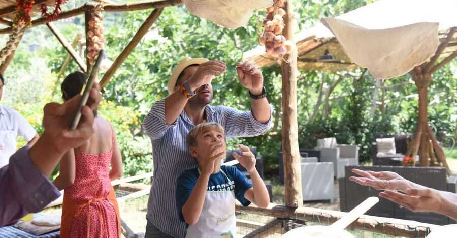 Sorrento: Pizza Lesson, Wine, and Limoncello at a Local Farm - The short van ride and the quick break: how the 3 hours actually flow