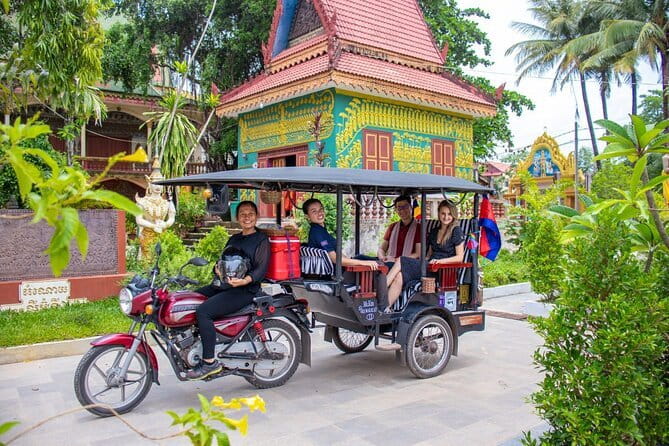 Traditional Khmer Water Blessing by Monk and Lotus Farm Visit - Royal Residence Stop: Phreah Ang Chek and Phreah Ang Chom