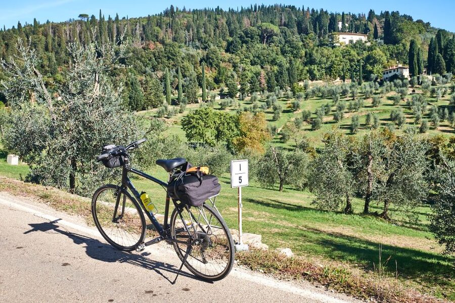Tuscany Hills Bike Tour with Lunch at farm and Wine Tasting - Who this tour is for (and who should choose something else)