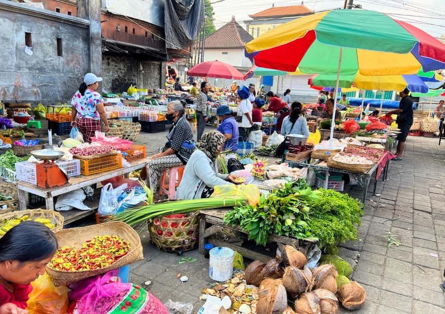 Ubud: Balinese Cooking Class at an Organic Farm - Regular vs vegetarian: picking the menu that fits your day
