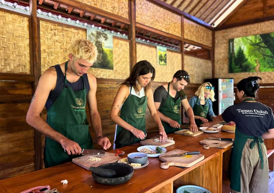 Ubud: Balinese Cooking Class at an Organic Farm - Getting to the farm: shuttle, coffee, and an easy start