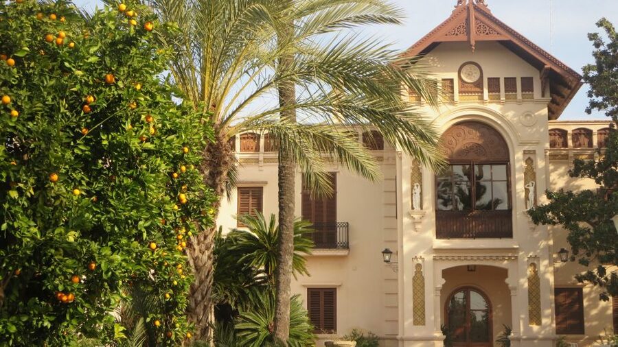 Valencia: Orange Farm and Orchard Trip with Tastings - Huerto Ribera in Carcaixent: modernist house start and orchard mindset