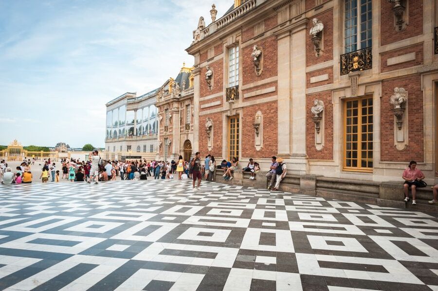 Versailles Bike Tour with Palace & Queen Farm Entrance - Cycling 2,000 acres: why bike time changes Versailles