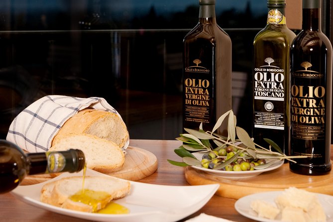 Wine and olive oil tasting & farm tour - Lunch included: bread, cheese, and typical local dishes