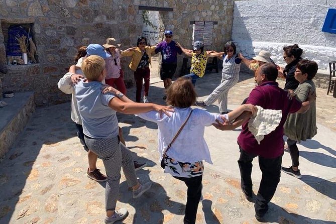 Wine Tasting Tour at a traditional farm in Mykonos - Your Four-Wine Flight: Local Greek Bottles and Real Learning