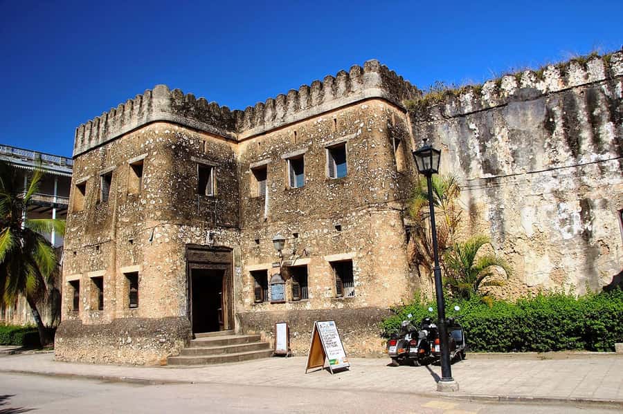 Zanzibar: Stone Town City Tour and Spice Farm with Lunch - Palace Museum and House of Wonders (Bait-al-ajab) in Plain Sight