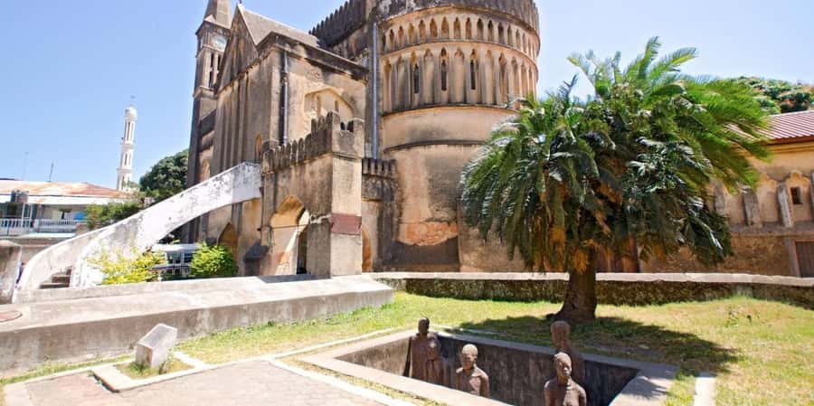 ZANZIBAR, Stone town tour, Prison Island & Spice farm - Spice farm sensory tour: clove, vanilla, turmeric, and a Swahili lunch